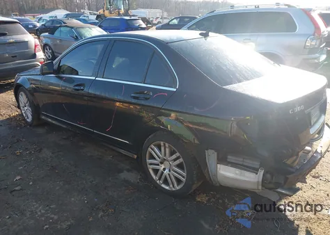 2009 Mercedes-Benz C 300 Luxury 4Matic/Sport 4Matic z USA, uszkodzony, nr VIN WDDGF81X09R057143